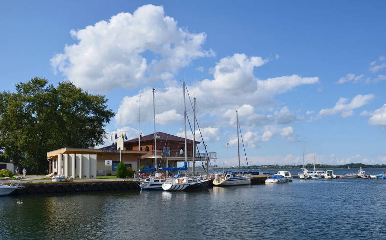 Puck: 28 mandatów, 11 wniosków do sądu za złamanie przepisów wz. koronawirusem w pasie nadmorskim - GospodarkaMorska.pl