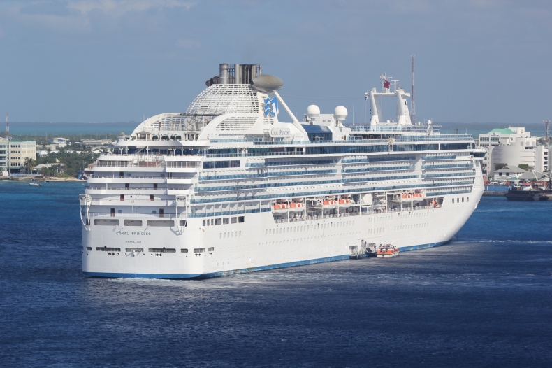 Pasażerowie Coral Princess schodzą na ląd w Miami - GospodarkaMorska.pl