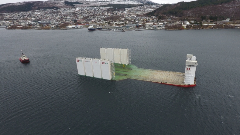 Stocznia Kleven Verft AS przebudowała największą tego rodzaju barkę półzanurzalną na świecie (foto, wideo) - GospodarkaMorska.pl