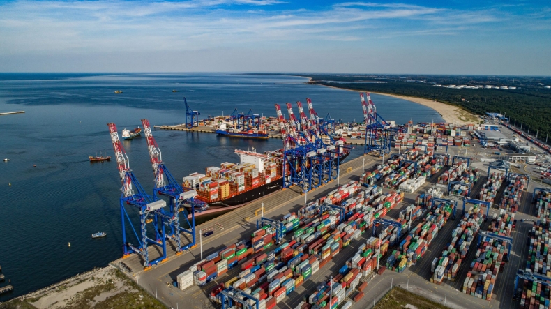 DCT Gdańsk, kluczowy polski hub handlowy utrzymuje operacje przeładunkowe - GospodarkaMorska.pl