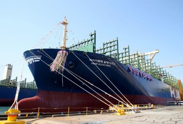 Chrzest największego kontenerowca na świecie w stoczni DSME - GospodarkaMorska.pl