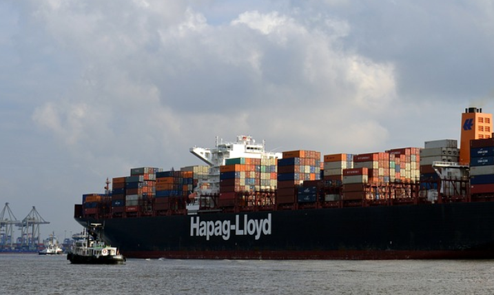 Hapag-Lloyd obniżył zużycie energii o 9 procent dzięki oczyszczeniu kadłubów na 33 statkach - GospodarkaMorska.pl