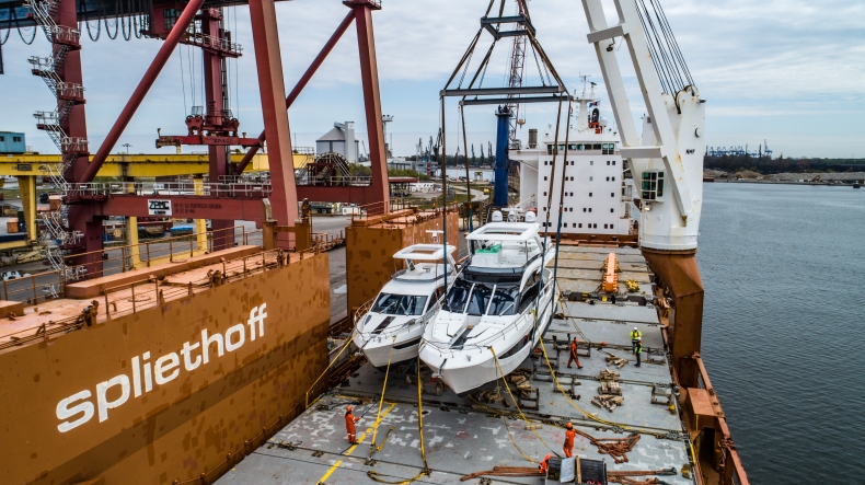 Załadunek jachtów Galeon w Porcie Gdańsk (foto, wideo) - GospodarkaMorska.pl