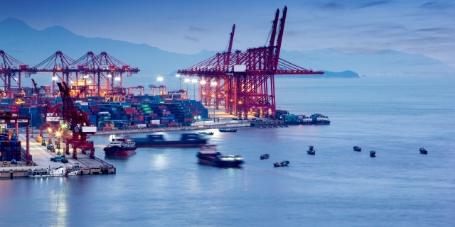 IMO przygotowało plan mający pomóc marynarzom uwięzionym na morzu - GospodarkaMorska.pl