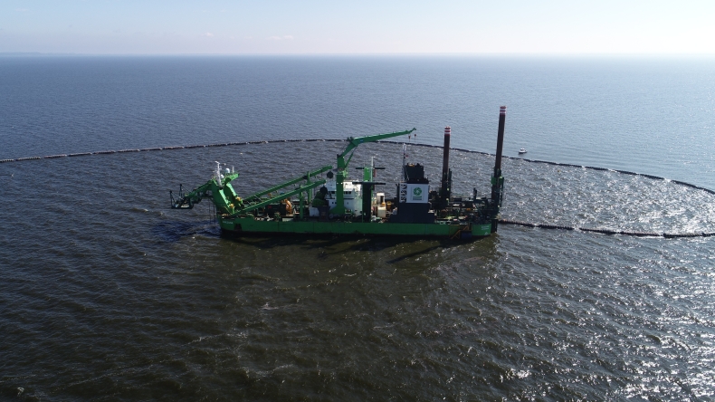 Ruszyły prace pogłębiarskie na torze wodnym Świnoujście-Szczecin - GospodarkaMorska.pl