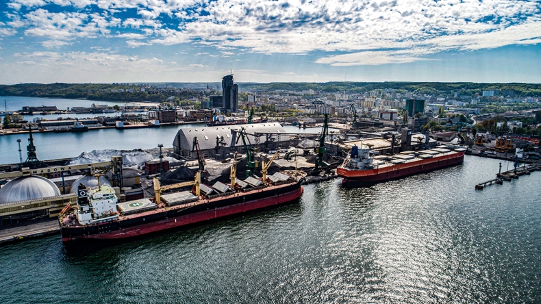Port Gdynia utrzymał wzrost przeładunków w pierwszych 4 miesiącach roku - GospodarkaMorska.pl
