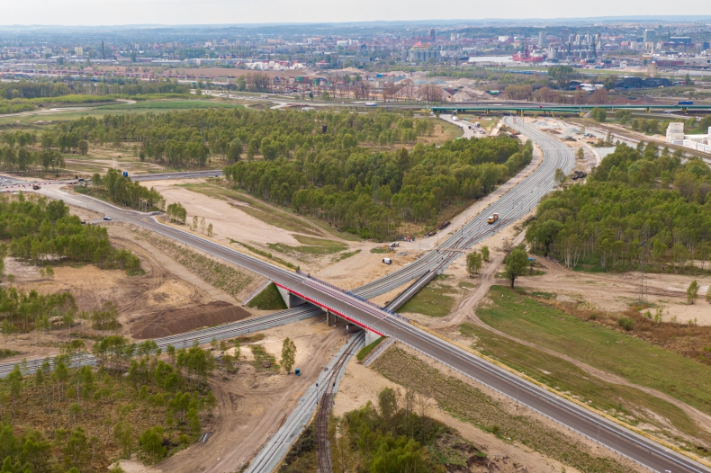 Inwestycja drogowo-kolejowa w Porcie Gdańsk już na finiszu (foto, wideo) - GospodarkaMorska.pl