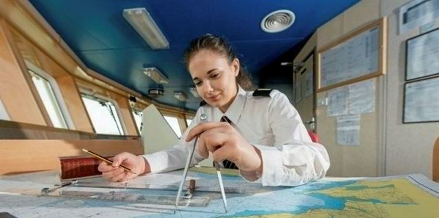 Kobieta oficer nie została zaproszona na rozmowę kwalifikacyjną ze względu na płeć? Sophia Walker walczy o swoje prawa - GospodarkaMorska.pl