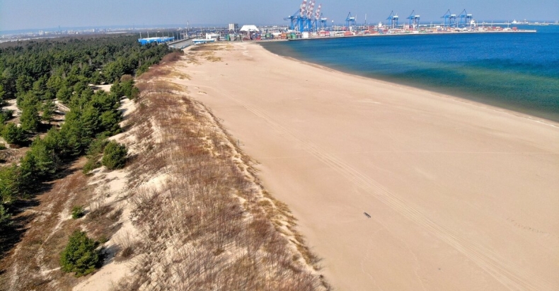 Plaże, baseny i place zabaw - jak wygląda znoszenie kolejnych obostrzeń w Gdańsku - GospodarkaMorska.pl