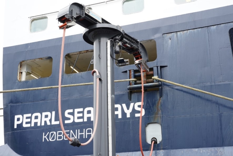 Stowarzyszenie brytyjskich portów bada możliwość wprowadzenia zasilania lądowego w swoich obiektach - GospodarkaMorska.pl