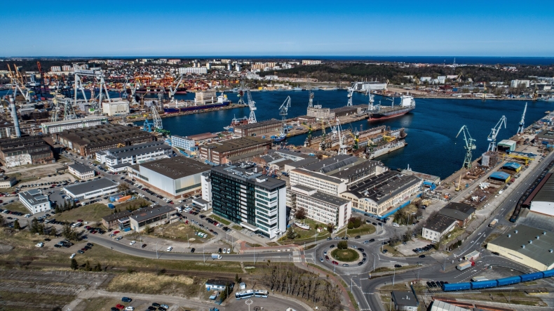 Zawarcie warunkowej umowy sprzedaży nieruchomości w Vistal Gdynia - GospodarkaMorska.pl