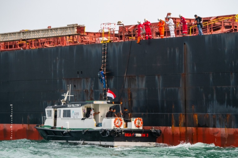 Pierwsza pełna zmiana załogi zgodna z nowymi wytycznymi dot. COVID-19 w Singapurze - GospodarkaMorska.pl