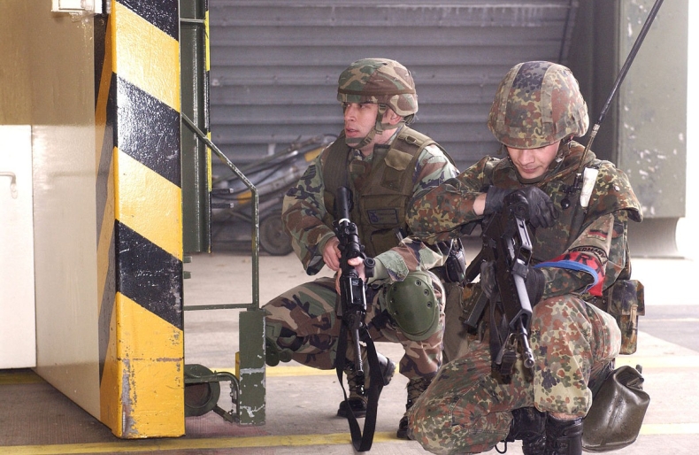 Czaputowicz: liczę na zwiększenie obecności wojsk amerykańskich w Polsce - GospodarkaMorska.pl