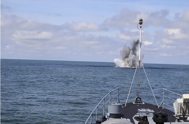 Gdynia: Marynarka Wojenna rozpoczęła neutralizację miny - GospodarkaMorska.pl