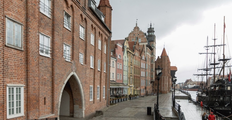 Umowa na projekt przebudowy Długiego i Rybackiego Pobrzeża - GospodarkaMorska.pl