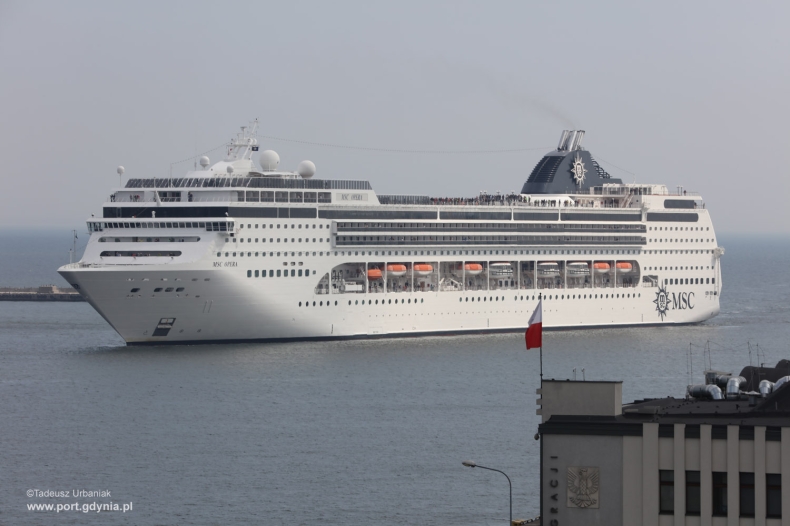 Kolejny wycieczkowiec w gdyńskim porcie - MSC Opera - GospodarkaMorska.pl