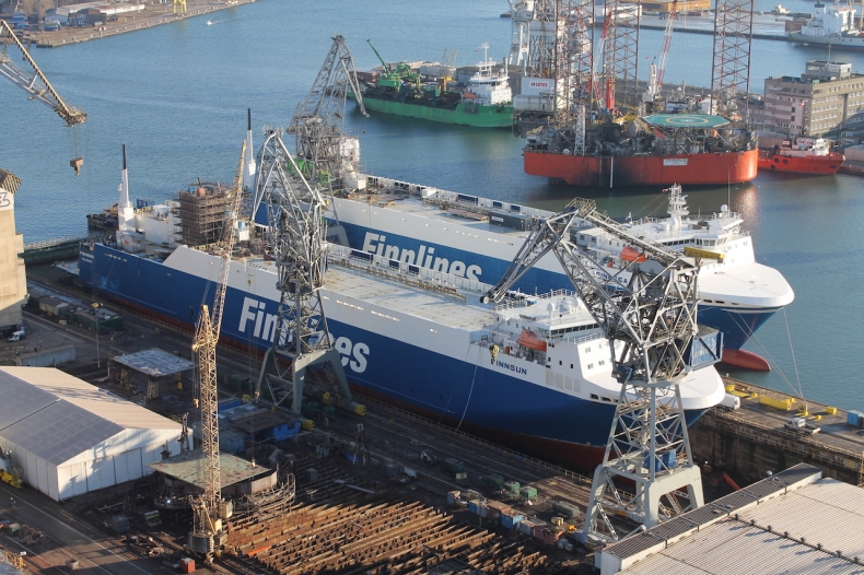 Montaż scruberów na jednostkach Finnlines w Stoczni Nauta - GospodarkaMorska.pl