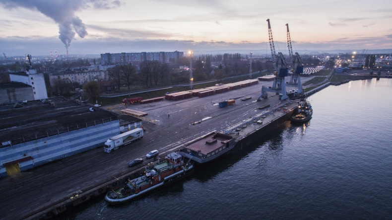 110-metrowy kadłub na inspekcji w Gdańsku. Jest wart kilka milionów złotych - GospodarkaMorska.pl