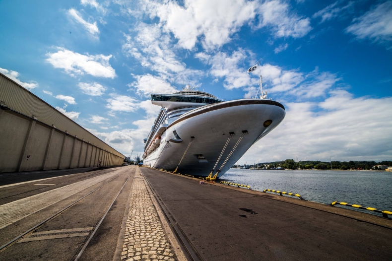Crown Princess w gdyńskim porcie - GospodarkaMorska.pl