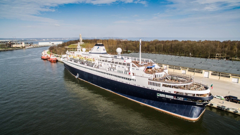 Najstarszy statek pasażerski świata rozpoczął sezon wycieczkowy w Porcie Gdańsk - GospodarkaMorska.pl