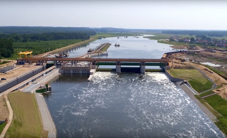 Śluza na stopniu wodnym w Malczycach otwarta. Minister Gróbarczyk: Ponad 20 lat nikt nie był w stanie jej dokończyć - GospodarkaMorska.pl