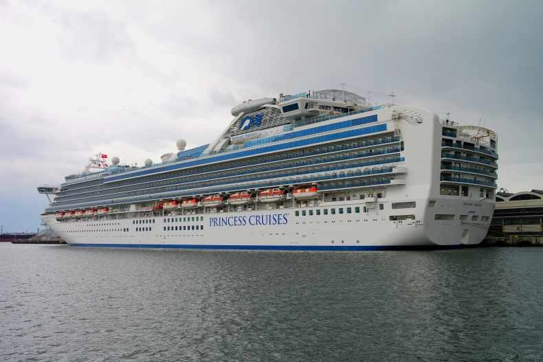 Sapphire Princess po raz pierwszy w Porcie Gdynia - GospodarkaMorska.pl