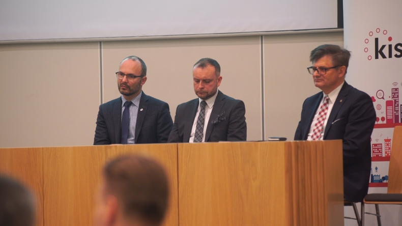 Panel Deloitte dotyczący statków autonomicznych - GospodarkaMorska.pl