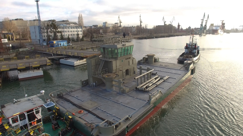 Prototypowy holownik Multicat 3515 wypływa ze stoczni Safe w Gdańsku - GospodarkaMorska.pl