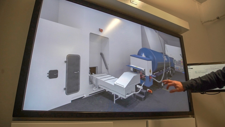 Bunkrowanie statków gazem LNG - nowoczesny symulator Szkoły Morskiej w Gdyni - GospodarkaMorska.pl