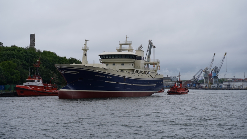 Stocznia Remontowa Shipbuilding przekazała częściowo wyposażony trawler pelagiczny - GospodarkaMorska.pl