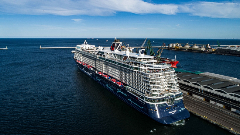 Mein Schiff 1 w Porcie Gdynia - GospodarkaMorska.pl