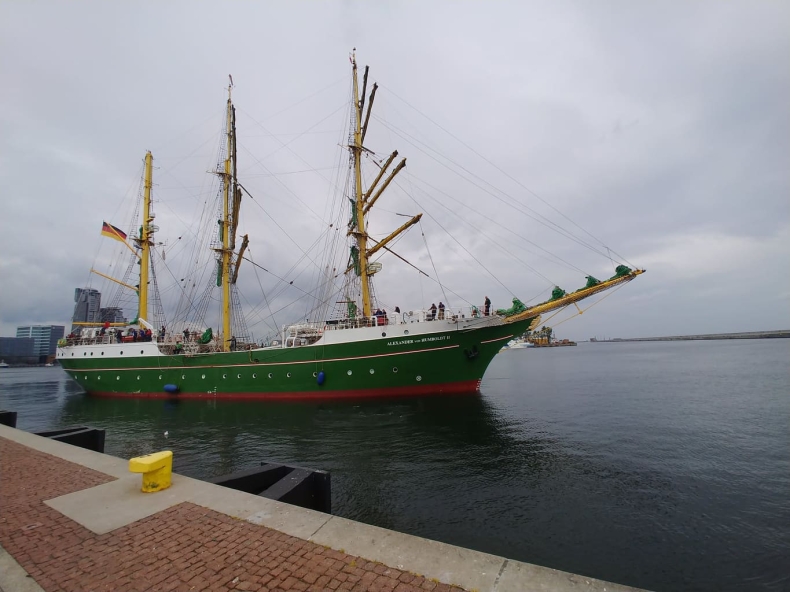 Alexander von Humboldt II w Porcie Gdynia - GospodarkaMorska.pl