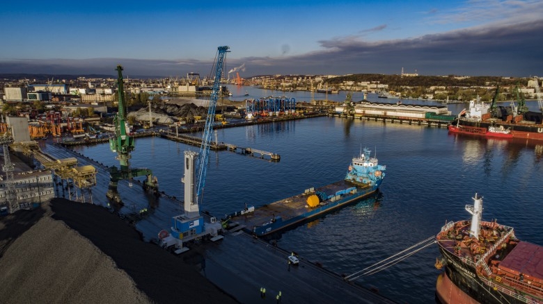 Nowy dźwig w HES Gdynia - GospodarkaMorska.pl