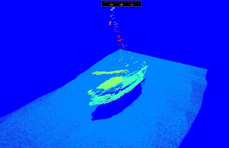 Wrak jachtu zlokalizowanego przez Urząd Morski w Gdyni wydobyty [foto] - GospodarkaMorska.pl