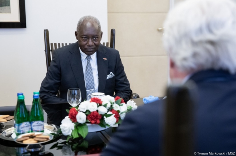 MSZ: Angola priorytetowym partnerem w Afryce w dziedzinie transportu, rybołówstwa oraz w sektorze wydobywczym - GospodarkaMorska.pl