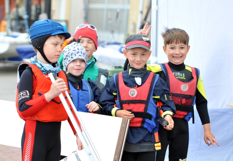 Otwarcie sezonu żeglarskiego w NCŻ AWFiS - GospodarkaMorska.pl