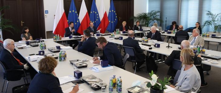 Inauguracyjne posiedzenie Państwowej Rady Gospodarki Wodnej 5. kadencji - GospodarkaMorska.pl