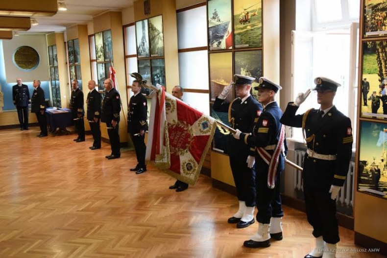 Uroczystość wręczenia wyróżnień z okazji Święta Marynarki Wojennej - GospodarkaMorska.pl
