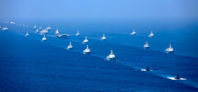 Chiny prowadzą manewry na Morzu Południowochińskim, USA wysyłają lotniskowce na ćwiczenia - GospodarkaMorska.pl