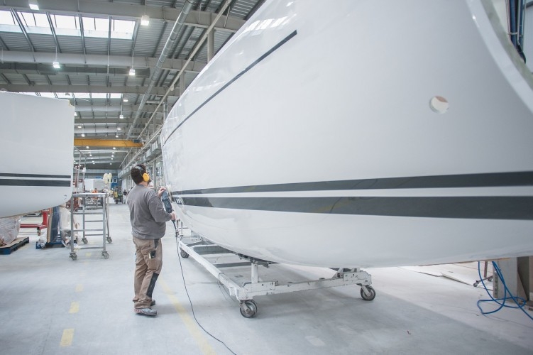 Jachtowy gigant rozwija branżę… lotniczą - GospodarkaMorska.pl