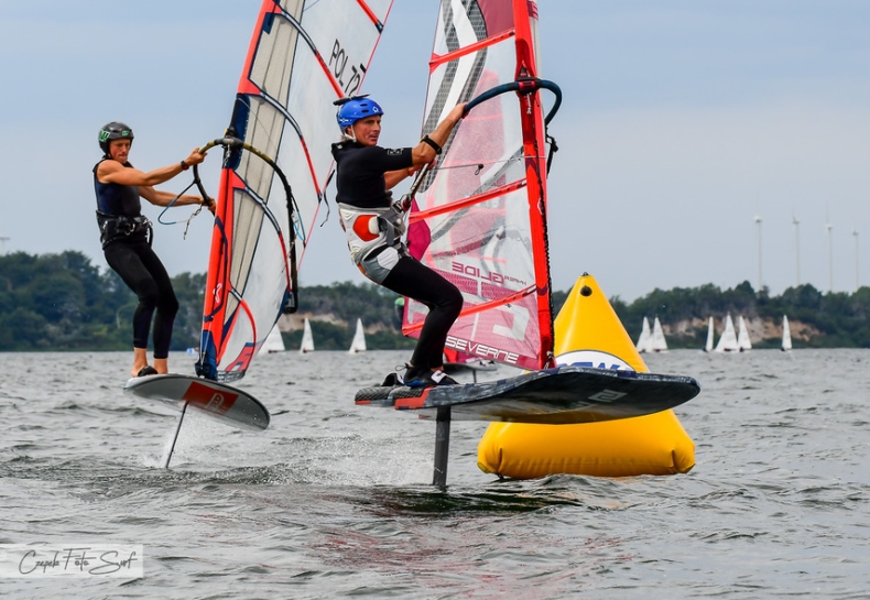 Przemysław Miarczyński bezkonkurencyjny na foilu - GospodarkaMorska.pl