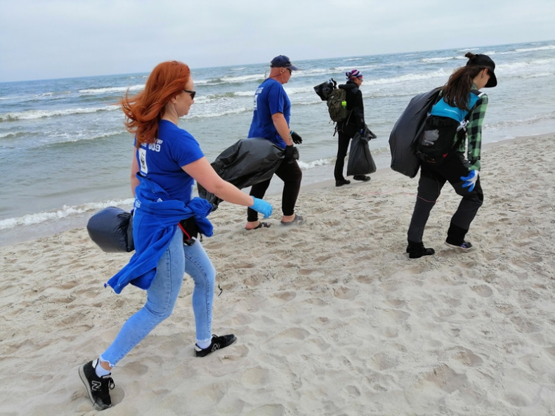 Bałtycka Odyseja VII - na wybrzeżu zebrano już prawie tonę śmieci! - GospodarkaMorska.pl
