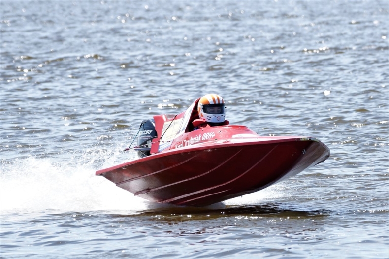 Motorowodniacy sieją postrach na mazurskich jeziorach - GospodarkaMorska.pl