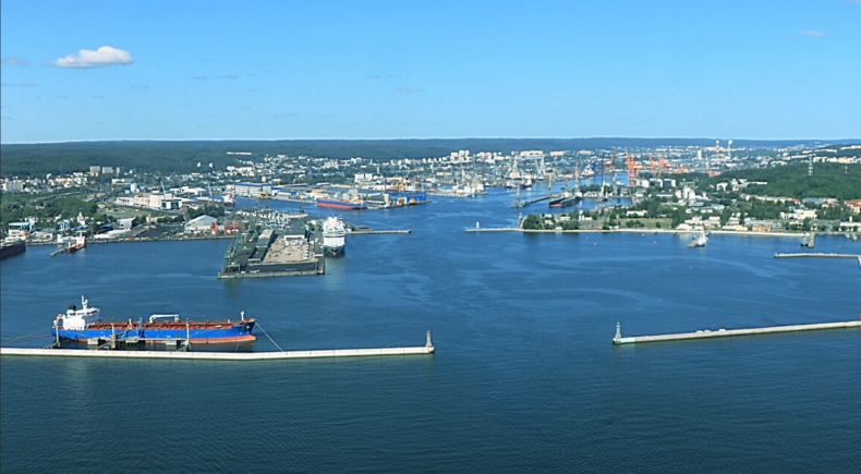 Rekordowe wyniki przeładunków paliw płynnych w Porcie Gdynia - GospodarkaMorska.pl