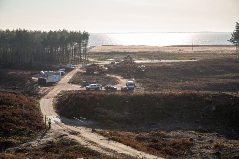Mierzeja Wiślana: Leśnicy przypominają o zakazie parkowania na drogach ratunkowych - GospodarkaMorska.pl