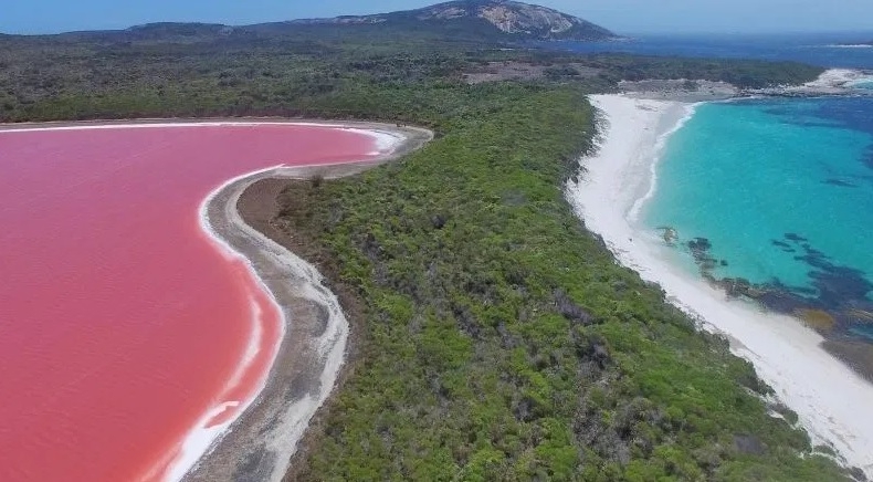 To prawdziwy cud natury. Dlaczego wody tych jezior mają taki niezwykły kolor? (wideo) - GospodarkaMorska.pl