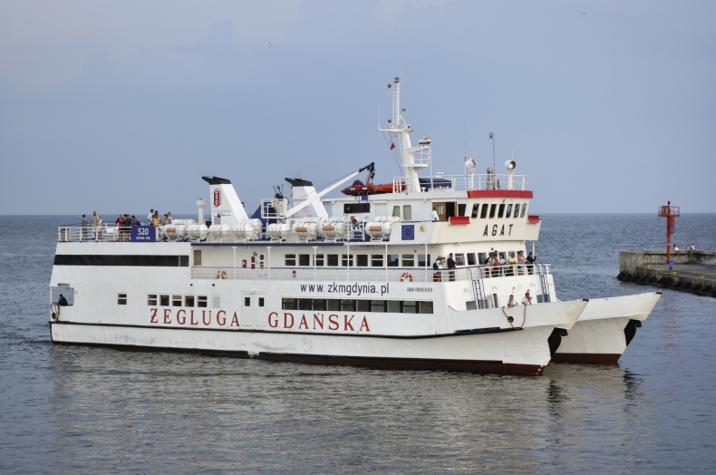 Ognisko koronawirusa na imprezowym katamaranie. 100 osób objętych kwarantanną po rejsie po Zatoce Gdańskiej - GospodarkaMorska.pl