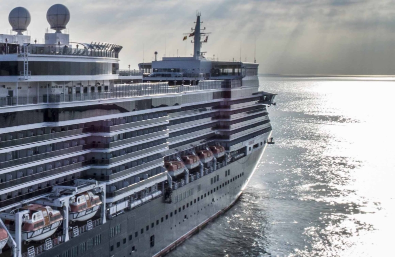 Premier: niewykluczone, że będziemy musieli wrócić do kwarantanny dla przyjeżdżających do Polski  - GospodarkaMorska.pl