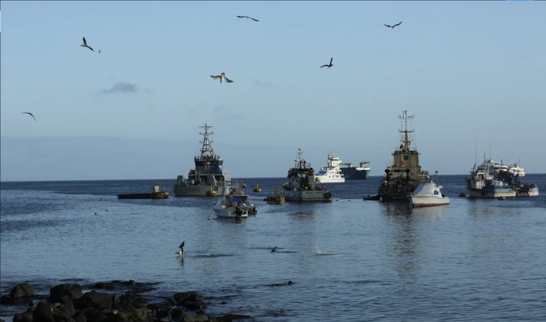 Alarm w związku z wykryciem setek chińskich statków rybackich w pobliżu strefy ochronnej Galapagos - GospodarkaMorska.pl