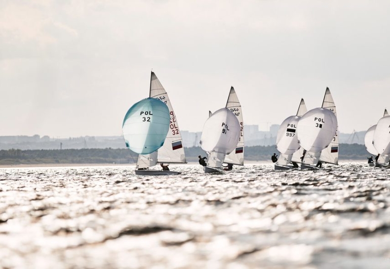 Mistrzostwa świata i Europy juniorów w klasie 470 odwołane - GospodarkaMorska.pl
